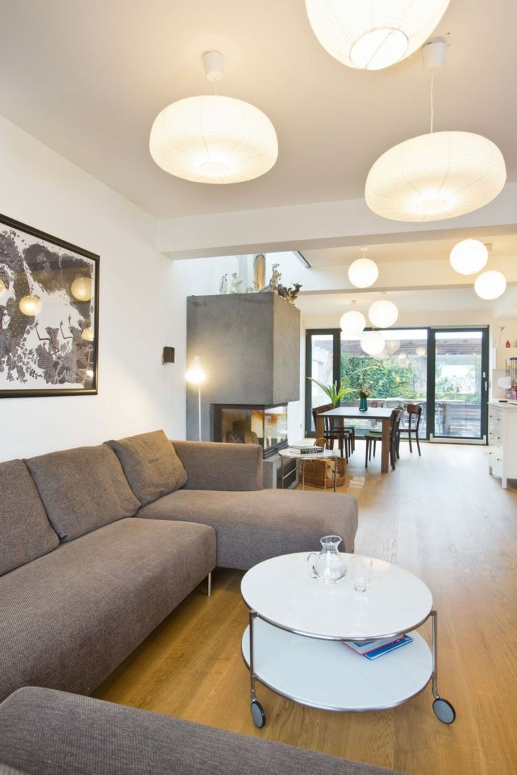 fassaden-gestaltung-wohnzimmer-lounge-sofa-grau-rund-couchtisch