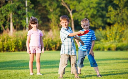 Kinderspiele im Garten