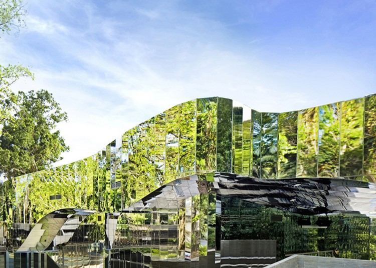 Moderne Fassade gespiegelte-fassadenverkleidung-camouflage-architektur