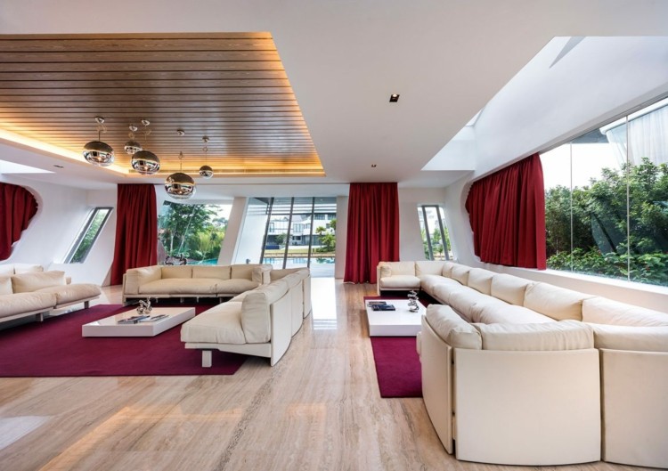 naturstein fußboden wohnzimmer-lounge-weiss-sofa-indirekte-beleuchtung