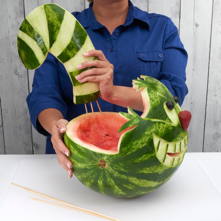 Wassermelone schnitzen - 4 kreative Ideen mit Anleitungen