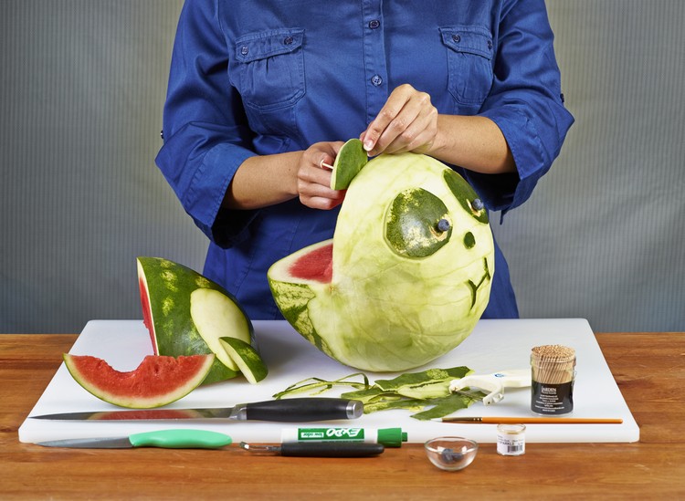 Wassermelone schnitzen - 4 kreative Ideen mit Anleitungen
