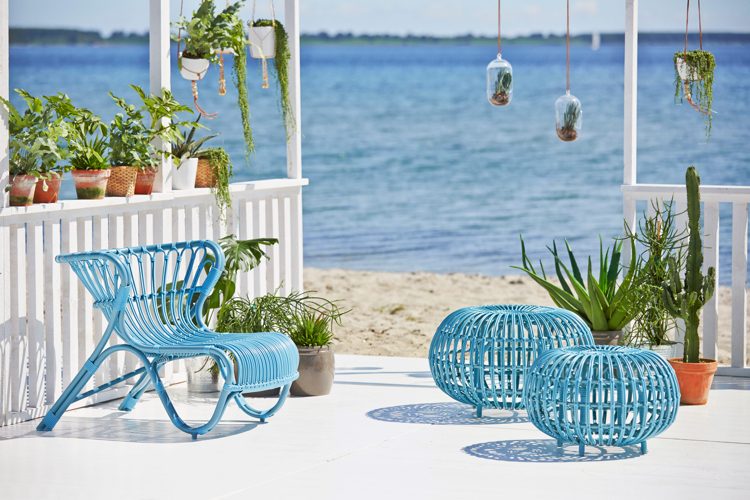 Wetterfeste Gartenmöbel alu-rattan-blau-weisse-terrasse-hamptons-style