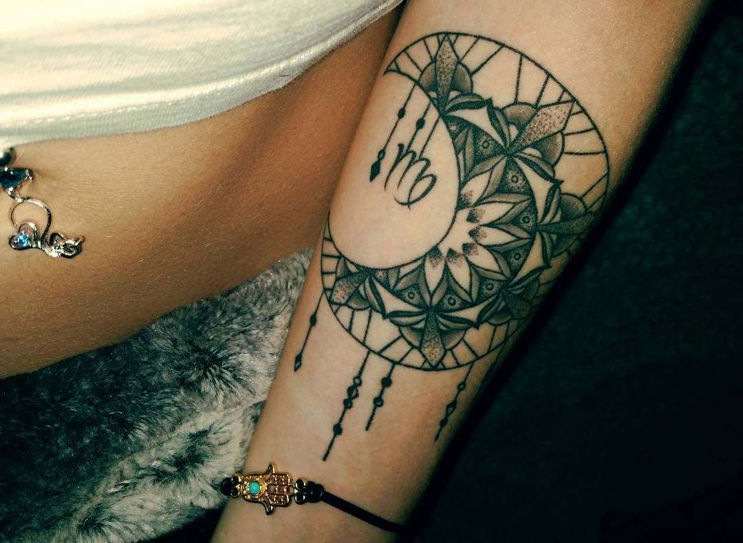 Sternzeichen Tattoo Jungfrau Ideen Mandala Tattoo Hand Tattoo
