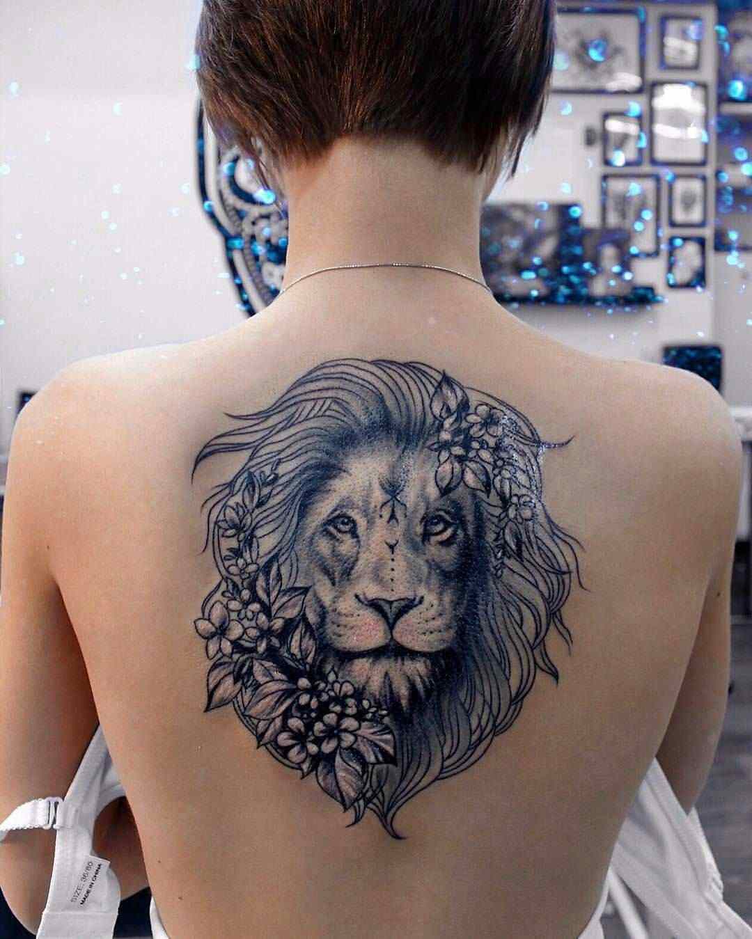 Sternzeichen Tattoo Löwe Rückentattoo Ideen Frauen Tattoodesign Tattootrends
