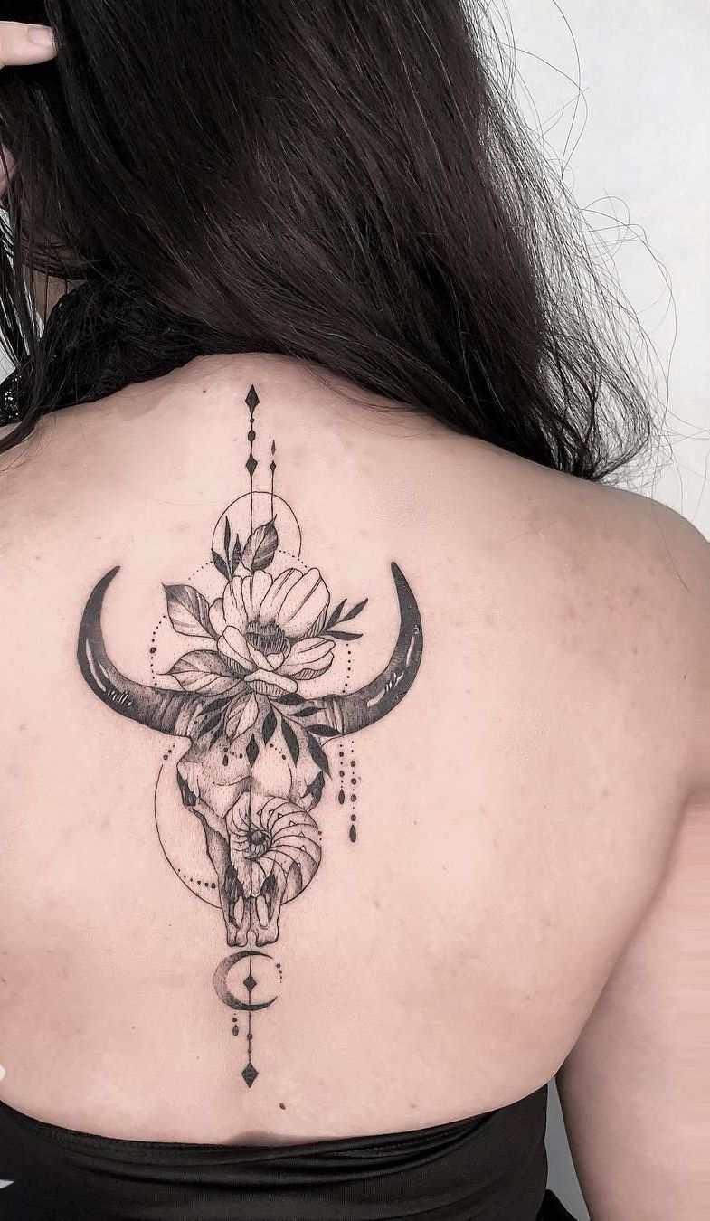 Sternzeichen Tattoo Stier Rückentattoo Mandala Tattoodesign Tattootrends 2019