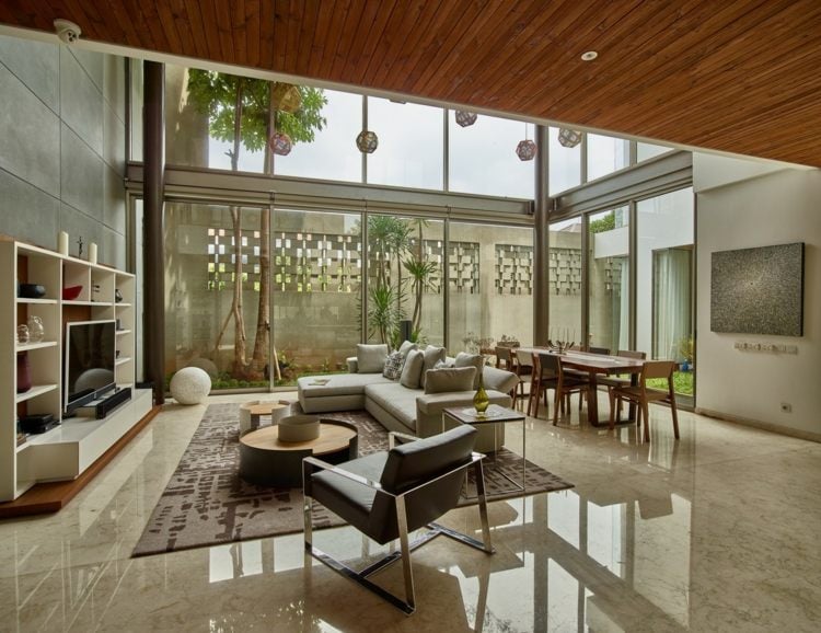 bangkirai holz luxus-wohnzimmer-naturstein-fussboden-interieur-wohnwand
