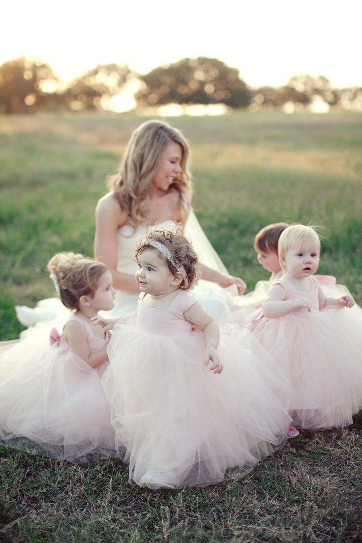 Blumenkinder auf der Hochzeit -suess-niedlich-babymaedchen-kleinkinder