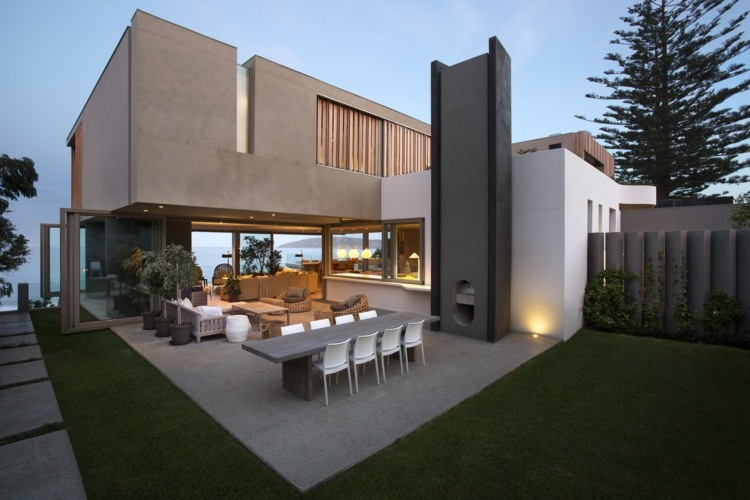 designer-moebel-terrasse-essbereich-esstisch-kamin-modern-einrichtung