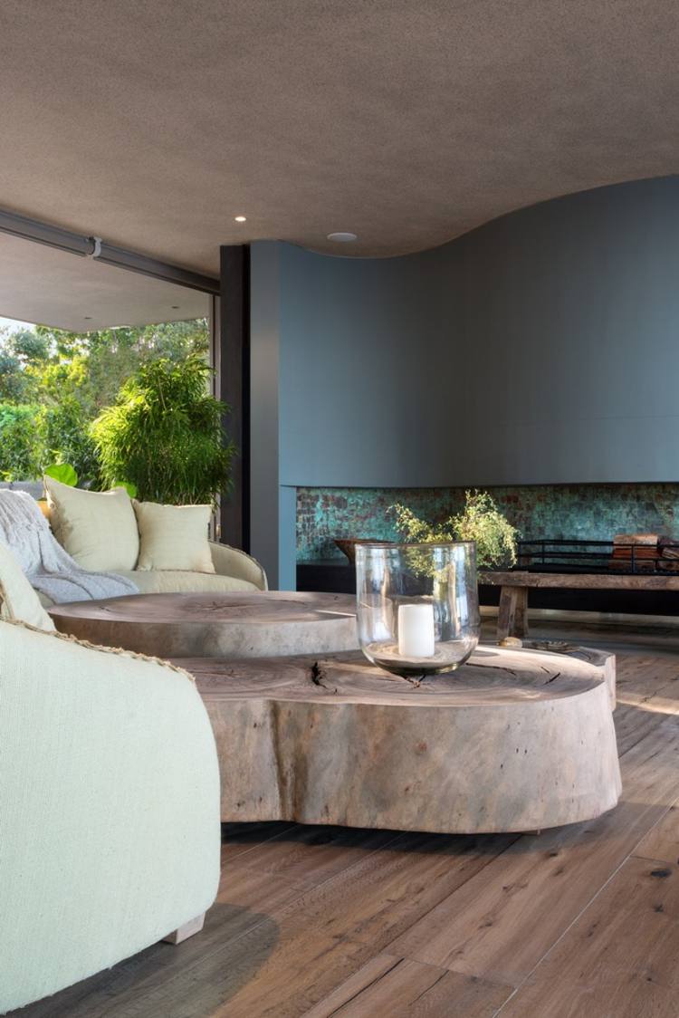 designer möbel holz-fussboden-sofa-cremefarben-grau-akzentwand
