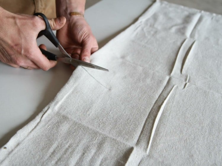 holzscheiben basteln textil-tisch-dekorieren-stoff-tischdecke