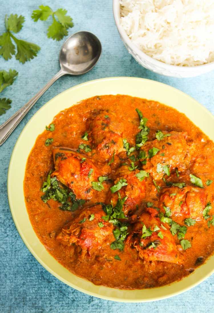 indische-rezepte-huehnchen-sahnesosse-saettigend-tomaten