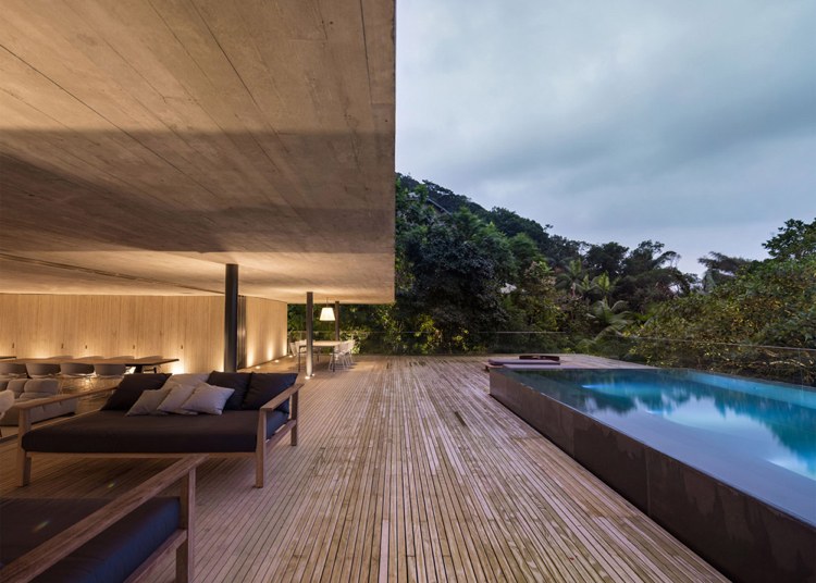 Pool auf der Terrasse -haus-urwald-brasilien-outdoor-aeria