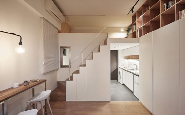 Kleine Räume einrichten -einzimmerwohnung-raumhoehe-treppe-kostruktion