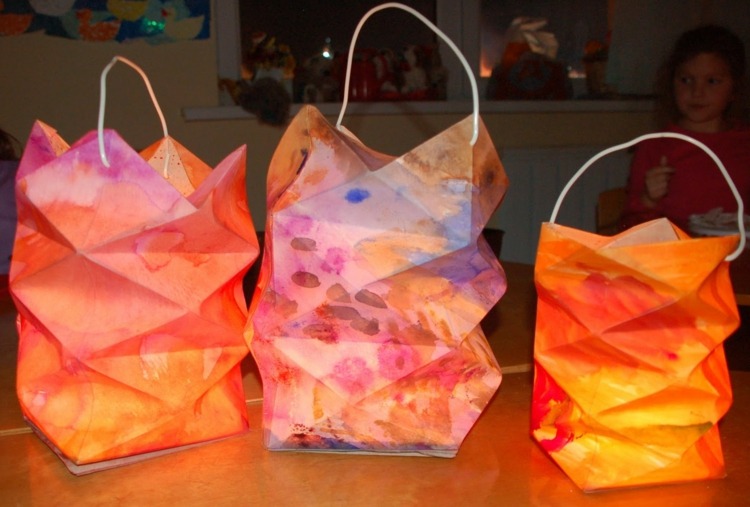 Laterne basteln ideen-origami-falten-laternenumzug-martinstag-kinder-bunt