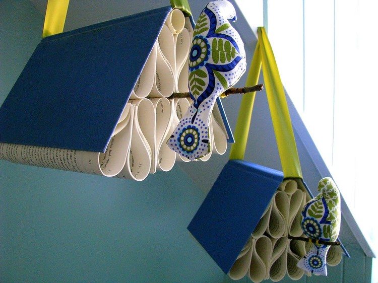 recycling-basteln-deko-idee-dekorative-vogelhäuschen-bücher