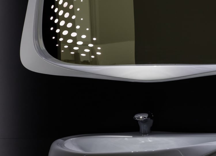 Badezimmer Design -zaha-hadid-waschbecken-spiegel-armatur-organische-formen