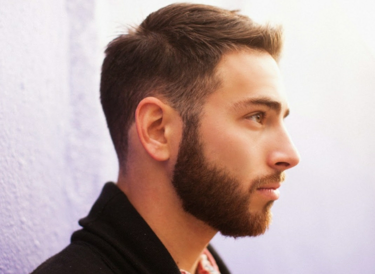 Bart wachsen lassen vollbart-dicht-form-seitlich-pflege-tipps-stylen-hals-wangen