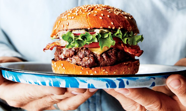 Burger Rezept -klassiker-traditionell-rindfleisch-gemüse-beilage