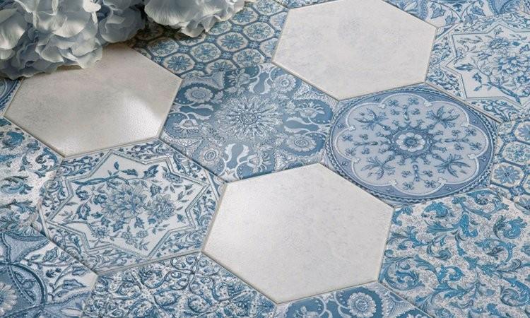 deko-ideen-patchwork-hexagon-blau-weiss-fussboden