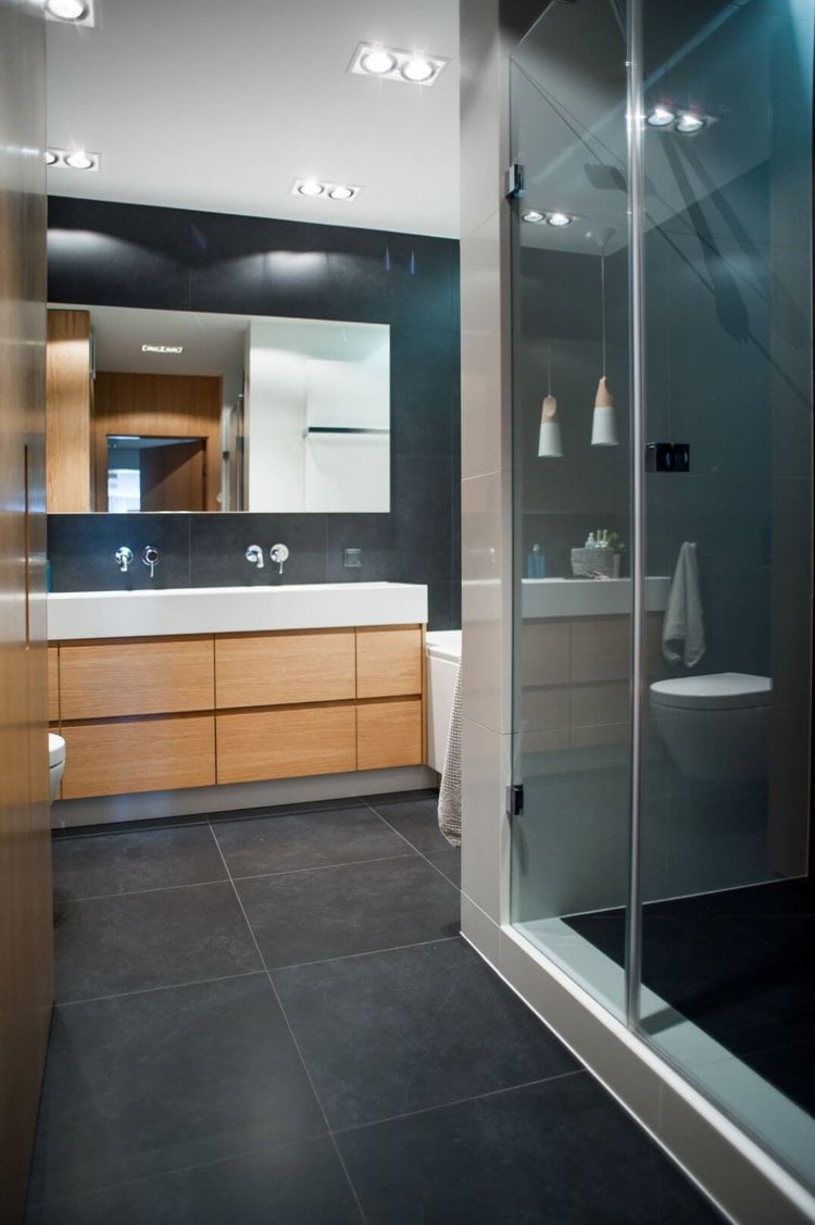 farbe-grau-holz-badezimmer-dusche-glaswand-schwarz