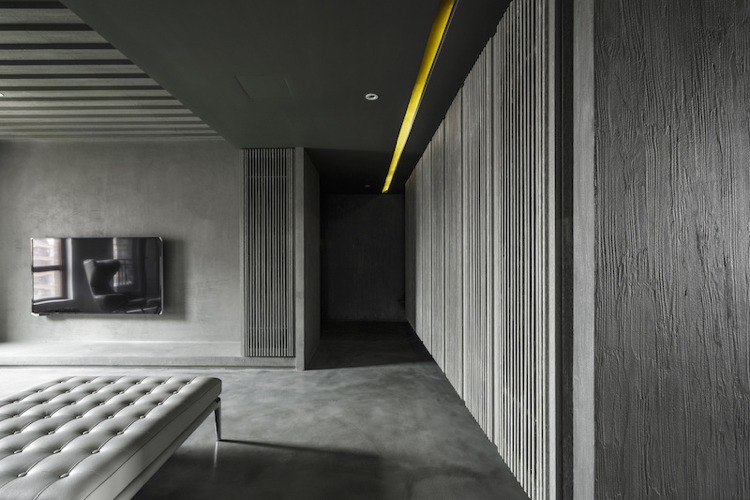 farbe-grau-visuelle-effekte-wohnzimmer-wandgestaltung-paneele-putz