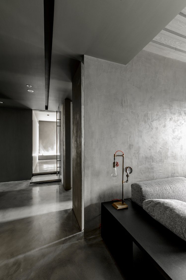 farbe-grau-visuelle-effekte-wohnzimmer-wandgestaltung-putz-beton