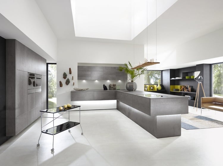 Grifflose Küche -schrankgriffe-design-modern-grau-indirekte-beleuchtung