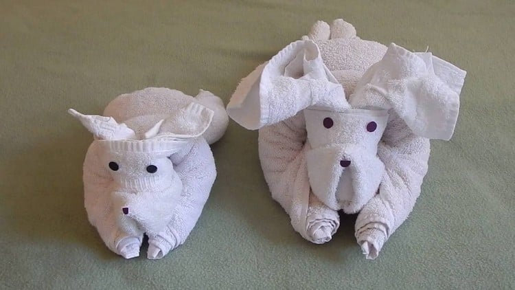 handtücher-falten-handtuchfiguren-tiere-hunde-origami-idee