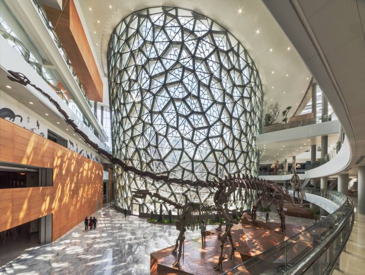 meisterwerk-moderne-architektur-museum-atrium-fassade-glas-struktur