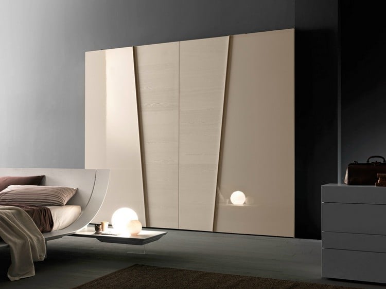 schranktüren-design-holz-lackiert-beige-kleiderschrank-schlafzimmer-diagonal-presotto