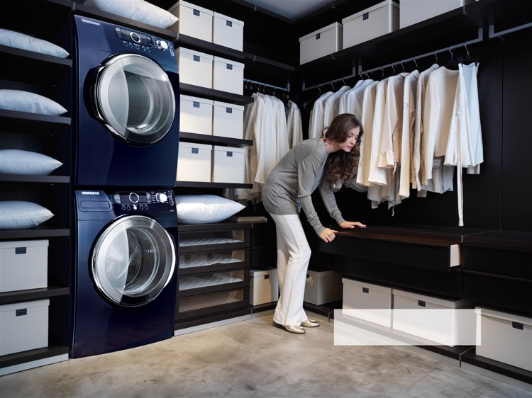 Trockner auf Waschmaschine -ankleidezimmer-begehbarer-kleiderschrank-luxus-schwarz