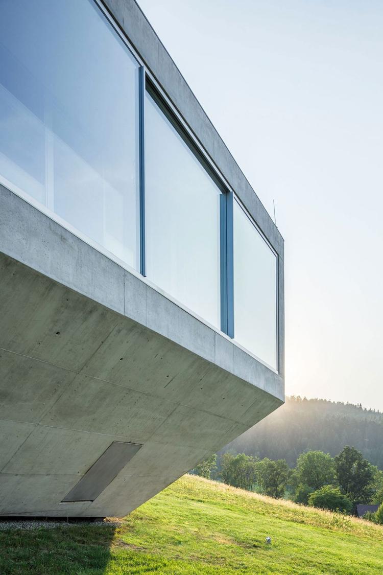 Beton Design -aussen-betonhaus-fenster-aussicht-natur