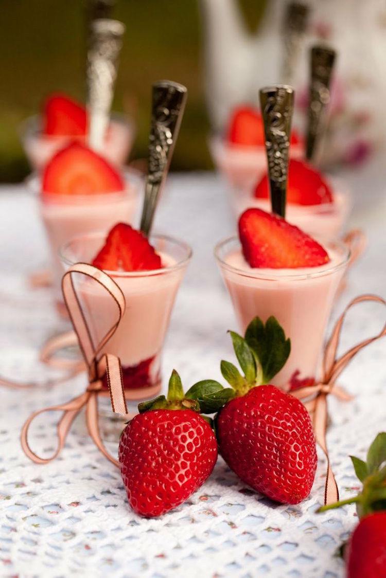 dessert-glas-rezepte-erdbeere-joghurt-quark-creme