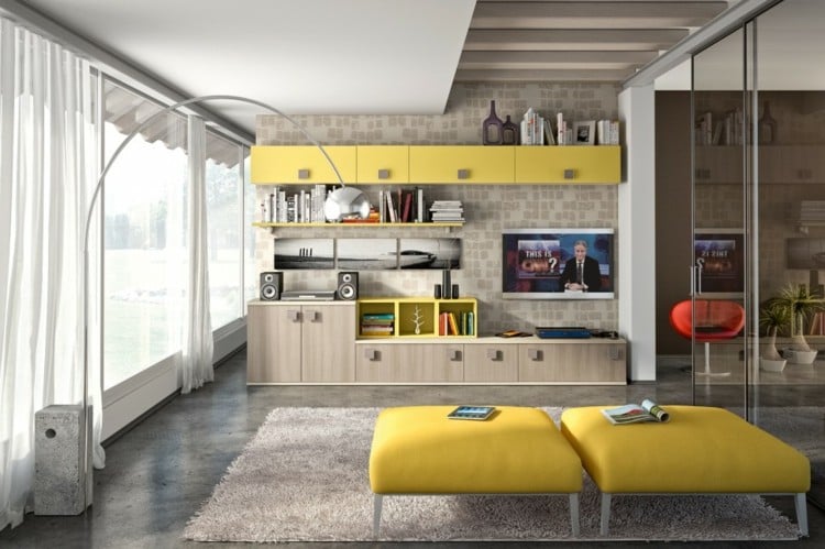 fernsehwand-ideen-wohnwand-inspiration-gelb-akzent-spiegelwand