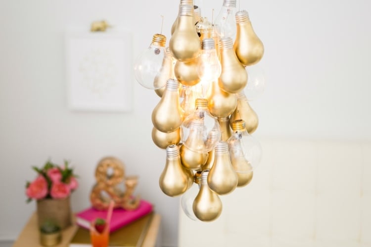 gluehbirne-lampe-glamour-inspiration-selber-machen-gold-farbe