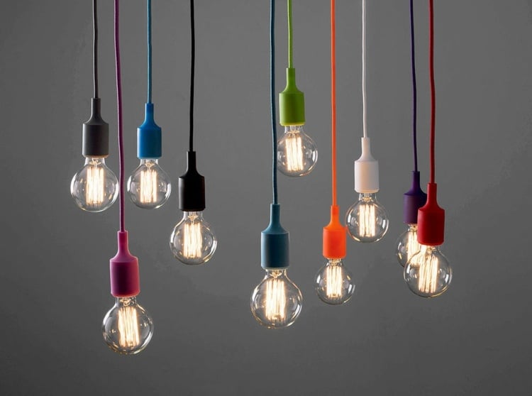 glühbirne als lampe farben-bunt-kabel-dekorativ-bastelidee-einrichtung