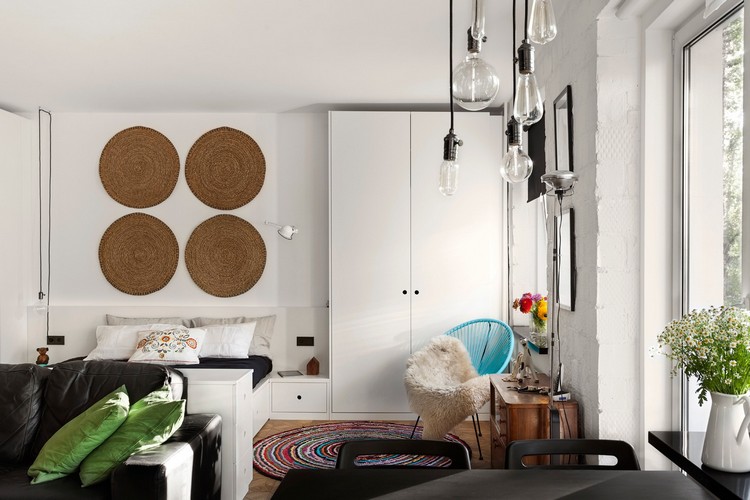 kleine-wohnungen-einrichten-schlafzimmer-wohnzimmer-kombiniert-eklektisches-interieur
