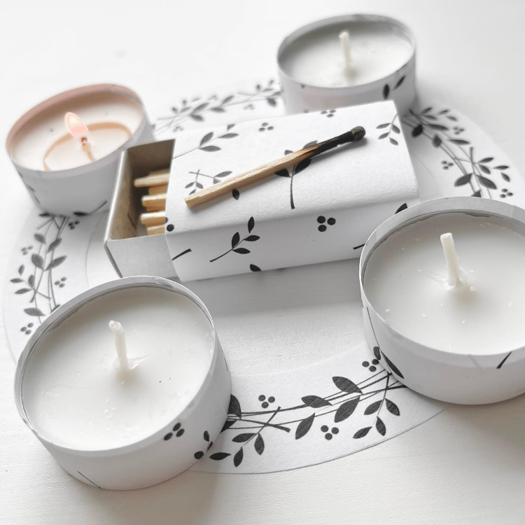 minimalistischer adventskranz aus 4 kerzen