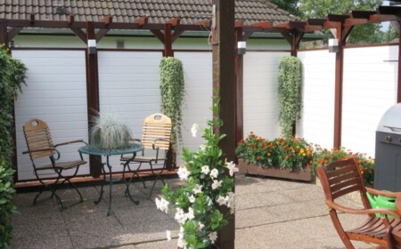 Sichtschutzzaun aus Kunststoff