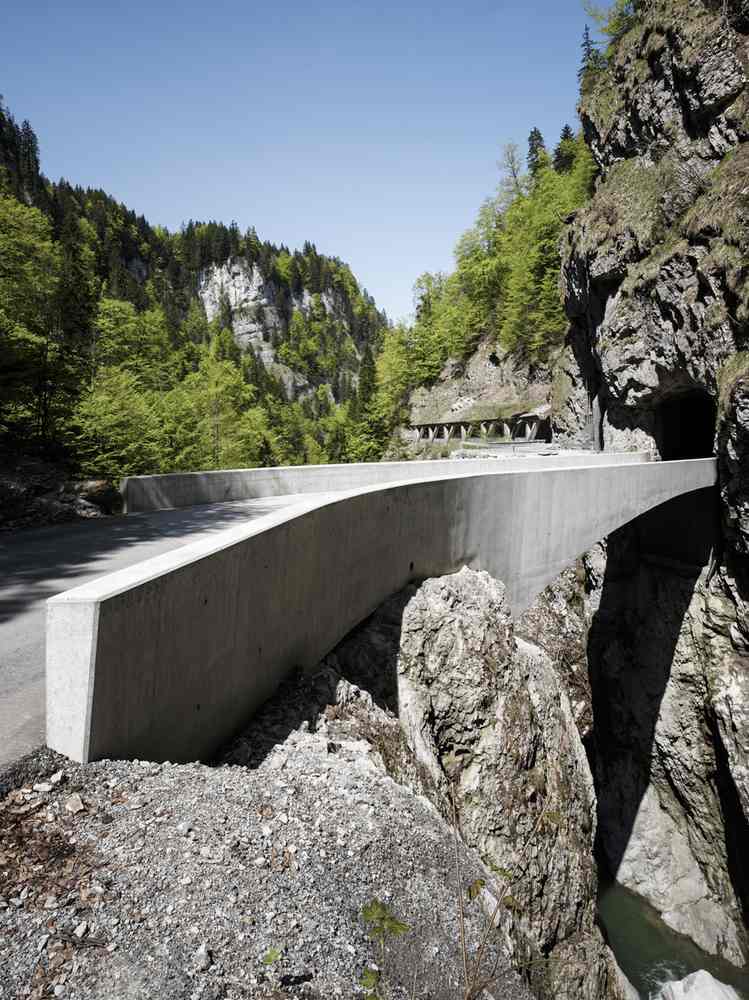 tunnel-alpen-österreich-schaufelschluchtbruecke-beton-strassenbau-gebirge
