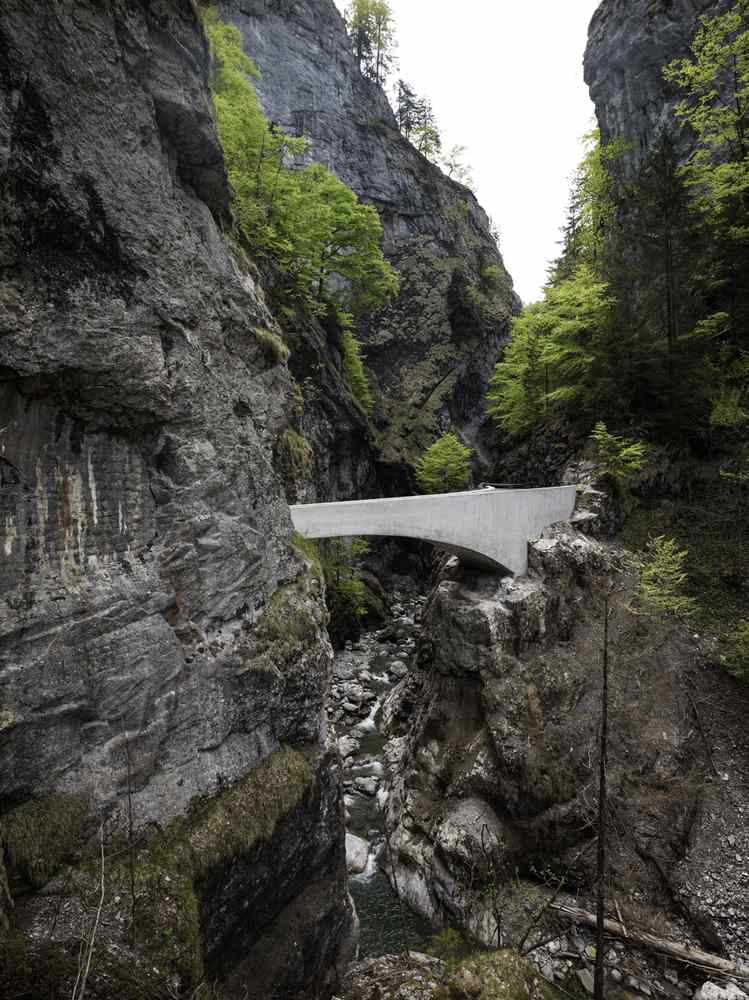 tunnel-alpen-österreich-schaufelschluchtbruecke-strassenbau-gebirge-landschaft-gestein