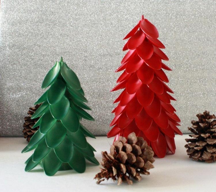 basteln-weihnachten-plastiklöffel-tannenbaum-weihnachtsbaum-tannenzapfen