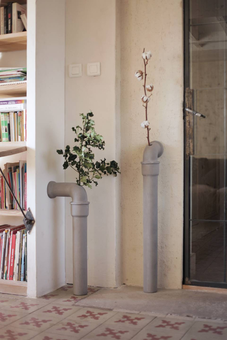 beton-design-wohnaccessoires-vase-aussergewöhnlich-abflussrohr-deko