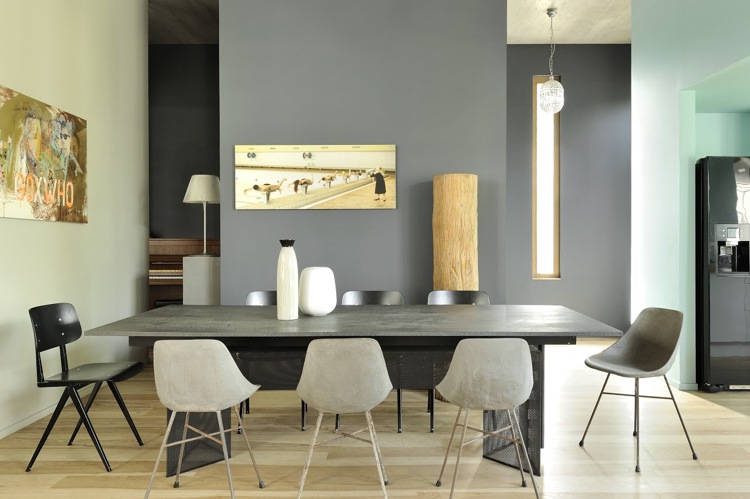 Beton Design -wohnaccessoires-wohnzimmer-grau-holz-tisch-stühle