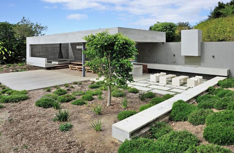 Gartenpavillon aus Beton -garten-begrü8nung-betonplatten-überdachung-modern