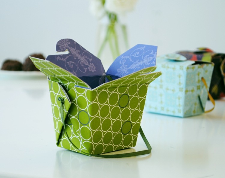 glückskekse-selber-machen-box-geschenkverpackung-grün-pappschachtel