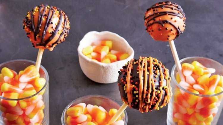 halloween cake pops bunt-streusel-idee-farben-herbst-bonbons