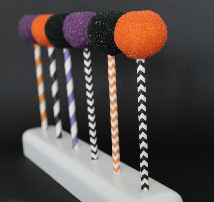 halloween cake pops zucker-bunt-glitzer-schwarz-lila-orange-kugeln