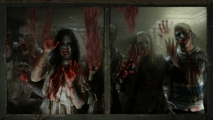 halloween-fensterdeko-zombie-deko-blut-handabdrücke-echt-look-digital